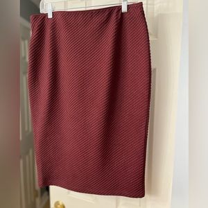 Apt 9 Burgundy textured pull on skirt